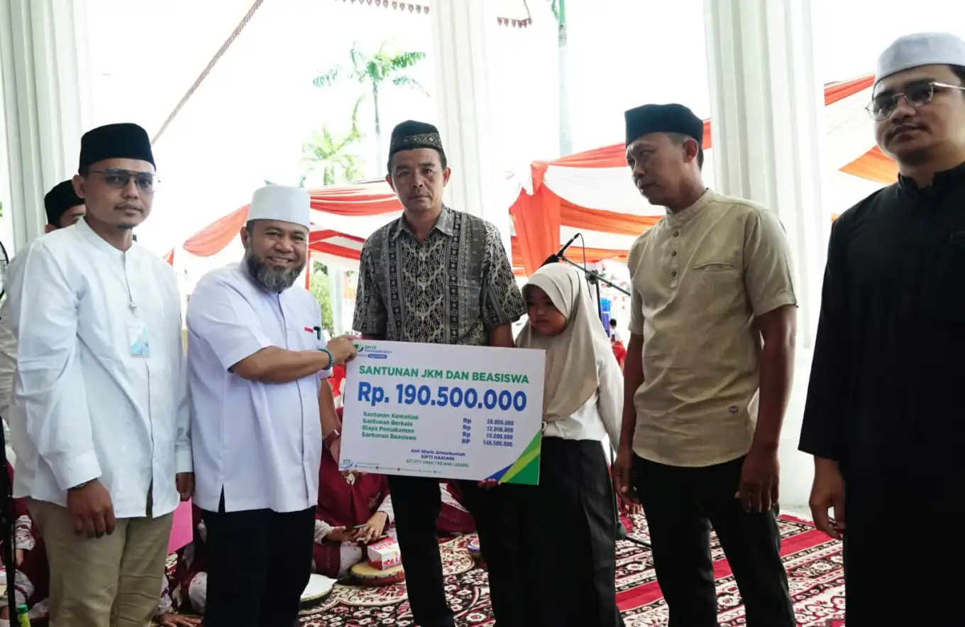 BPJS Ketenagakerjaan dan Gubernur Bengkulu Serahkan Santunan Rp190,5 Juta kepada Ahli Waris