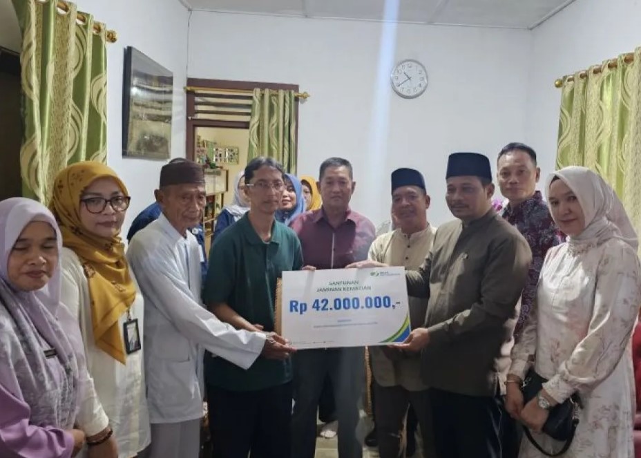 BPJS Ketenagakerjaan Pangkalpinang serahkan santunan kematian ke ahli waris anggota KORPRI Babel