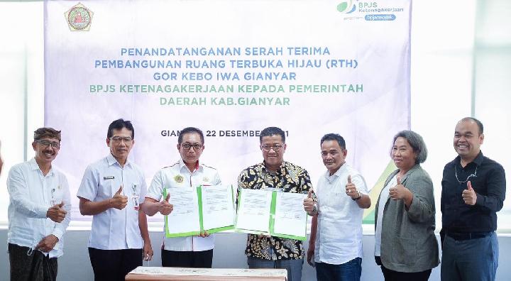 BPJS Ketenagakerjaan Serahkan Ruang Terbuka Hijau untuk Pemkab Gianyar