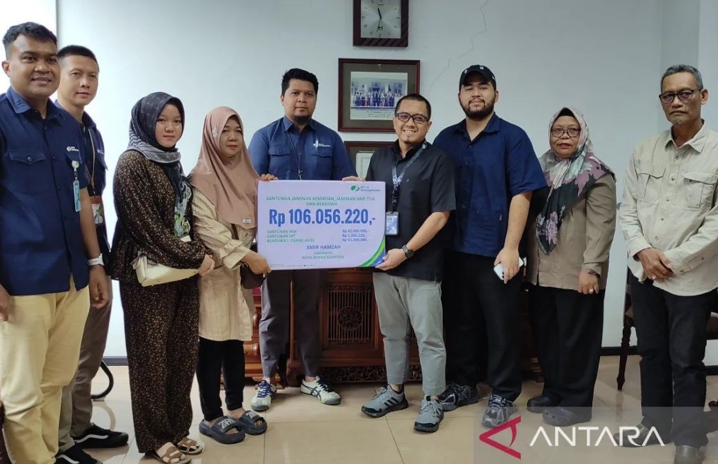 BPJAMSOSTEK serahkan santunan kematian Rp106 juta untuk jurnalis Kalsel